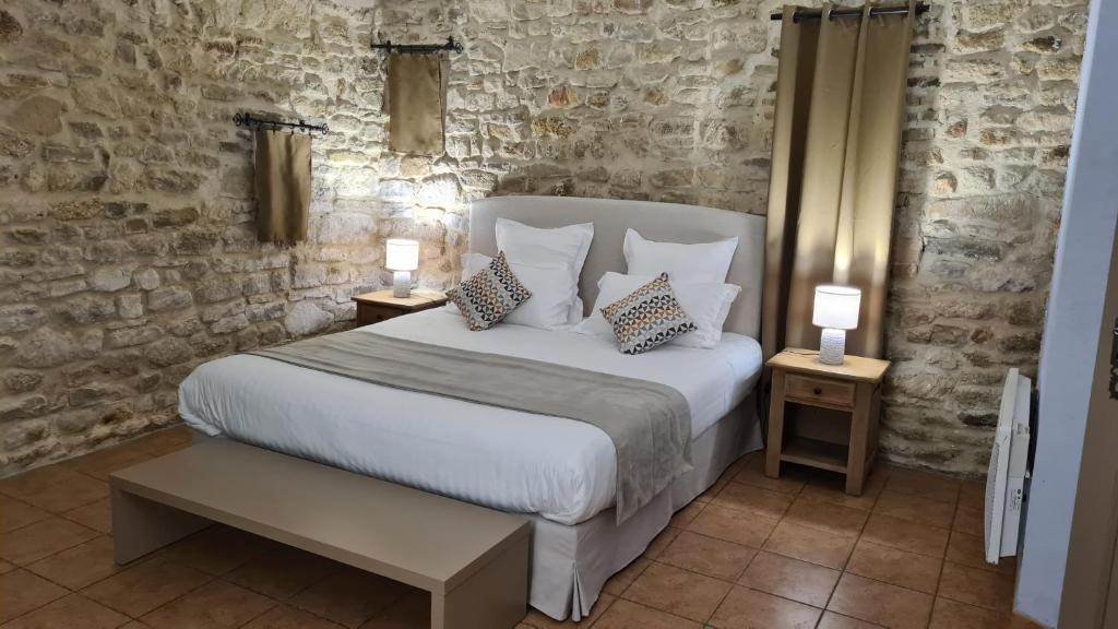 Logis Hotel La Bastide Saint Bach Suze-la-Rousse Exterior photo